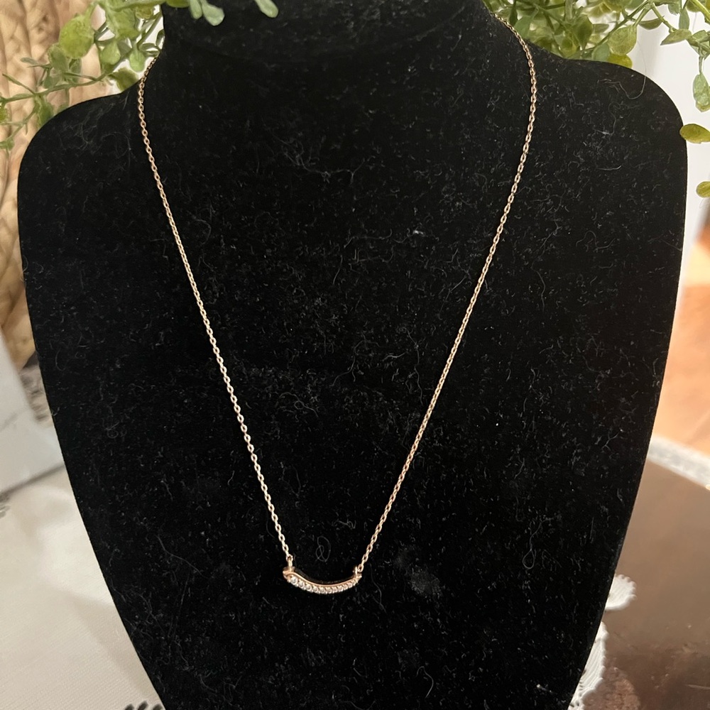 Kendra Scott Dainty rhinestone necklace.